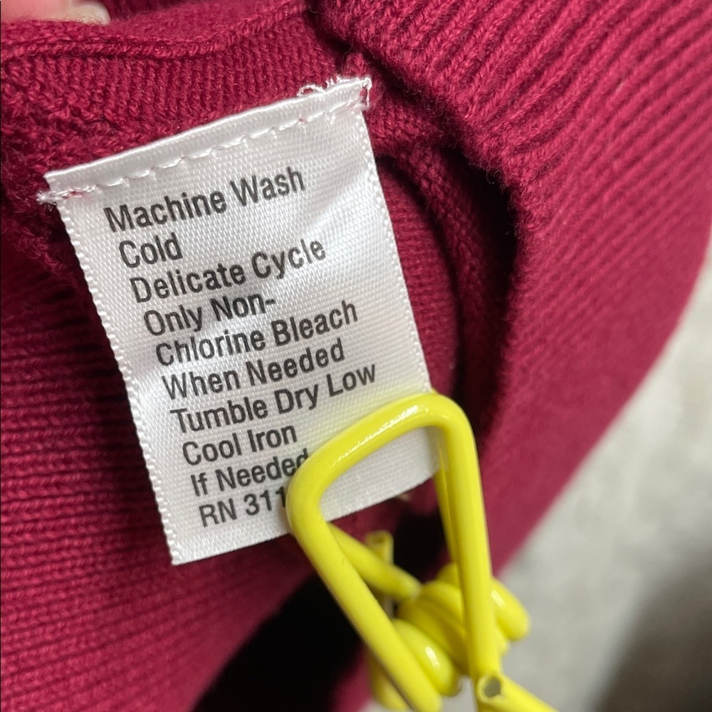 Saddlebred Men's V-Neck Sweater in Cranberry NWT - Picture 4 of 7
